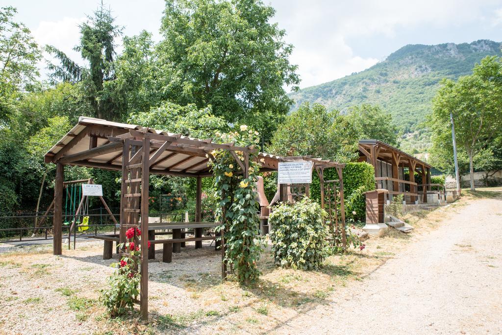 Camping Fleuri 2*